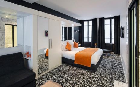 Junior King Suite with Sofa Bed