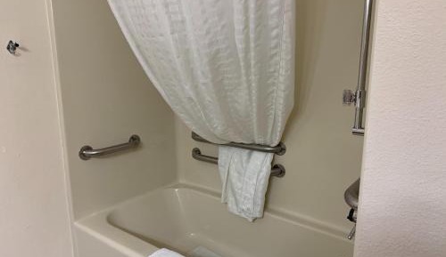 Queen Room with Two Queen Beds and Roll-in Shower - Mobility Accessible/Non-Smoking