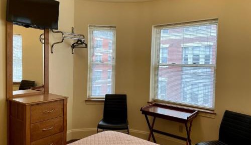 Economy Queen Room, Private Bathroom