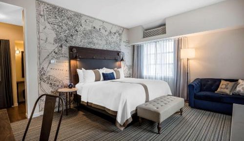 Deluxe King Room