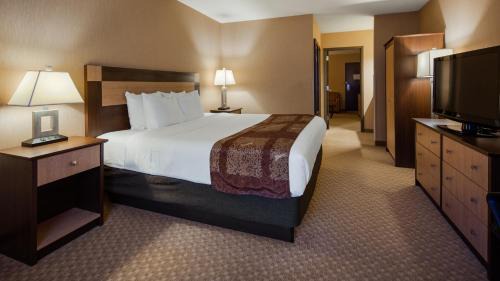 King Suite with Bath Tub - Disability Access/Non-Smoking 