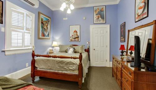 Deluxe Queen Room