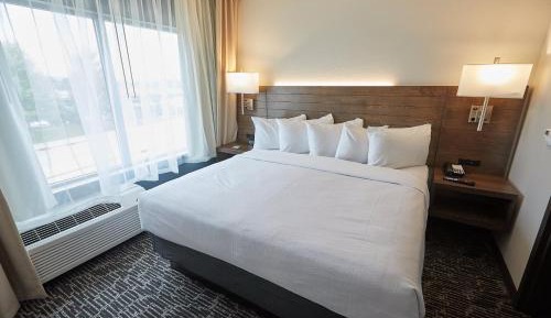 Deluxe King Suite