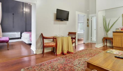 Two-Queen Suite