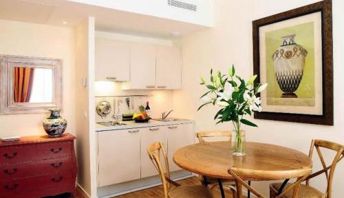 One-Bedroom Apartment with Balcony