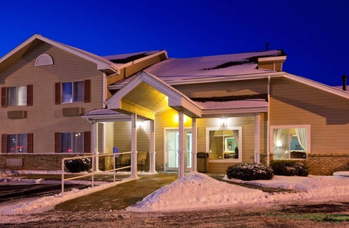 Northfield Hotel | Country Inn & Suites by Radisson, Northfield, MN