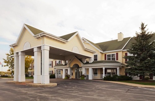 Ashwaubenon Hotel | Country Inn & Suites by Radisson, Green Bay, WI