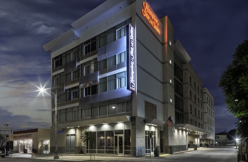 Hollywood Hotel | Hampton Inn & Suites Los Angeles/Hollywood, CA