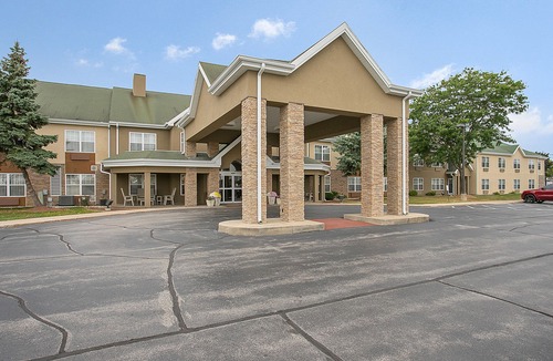Ashwaubenon Hotel | Country Inn & Suites by Radisson, Green Bay, WI