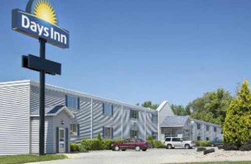 Cedar Falls Hotel | Days Inn by Wyndham Cedar Falls- University Plaza