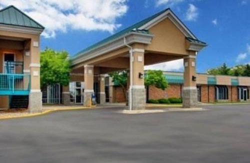 Cedar Falls Hotel | Days Inn by Wyndham Cedar Falls- University Plaza