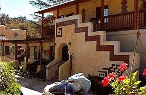Mira Monte Hotel | Blue Iguana Inn