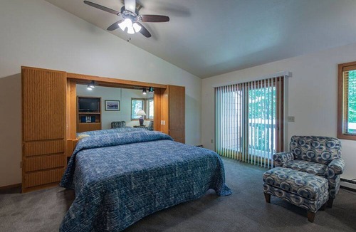 Baileys Harbor Condo | Experience The Rushes: 2BR Condo with Fireplace & Pool