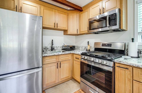 Woodlands Cabin | Year-Round Big Bear Retreat < 10 Mi to Lake & Ski!