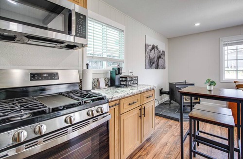 Woodlands Cabin | Year-Round Big Bear Retreat < 10 Mi to Lake & Ski!