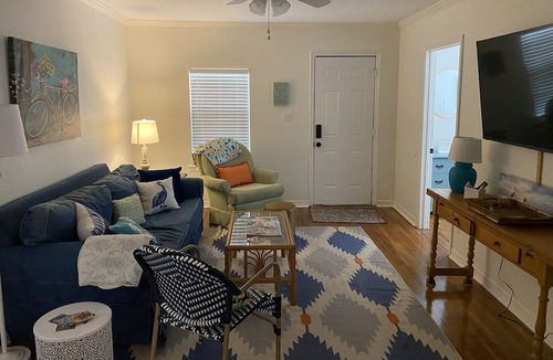 Mississippi City House | Charming cottage near beach!