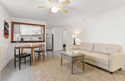 Faubourg Livaudais Apartment | Cute Nola Flat Steps from the Streetcar
