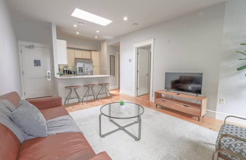 Back Bay Apartment | Classic Back Bay 1BR on Newbury Street