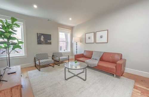 Back Bay Apartment | Classic Back Bay 1BR on Newbury Street
