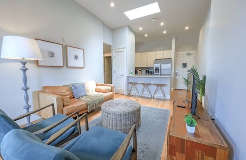 Back Bay Apartment | Unbeatable Location! Newbury St. 1BR