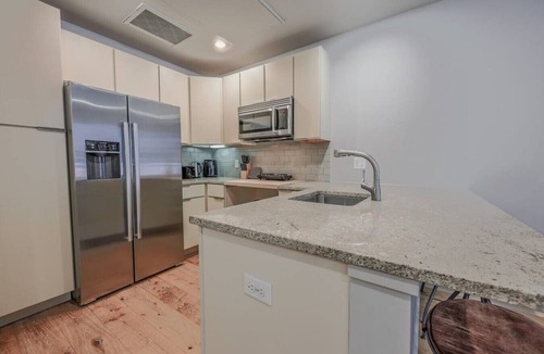 Back Bay Apartment | Sun-Filled 1BR Steps from Public Garden