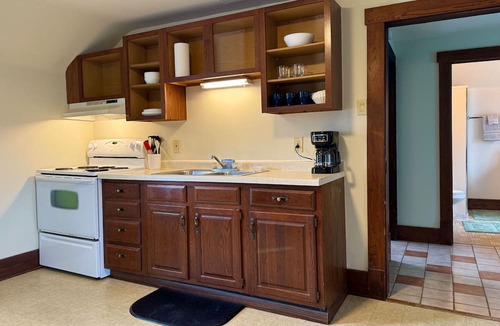 Decorah Apartment | Charming 1-bedroom apartment with WiFi, large deck, and AC in delightful Decorah