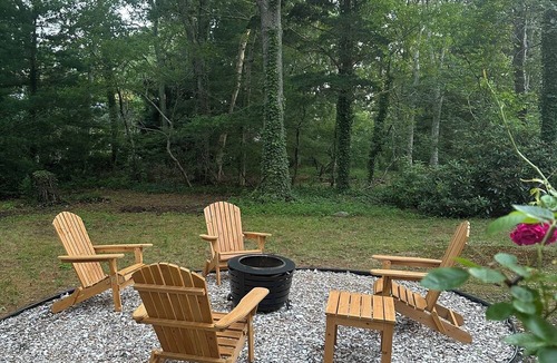 West Falmouth House | Charming 4-bedroom house with WiFi, AC in West Falmouth, 1 mi Old Silver Beach