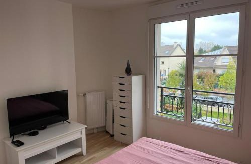 Clamart Apartment | Cozy Renovated Flat in Clamart 15 min to Paris