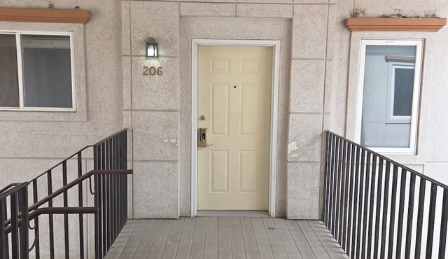 State Softball Tournament Special. Perfect 5-bedroom apartment in Fort Dodge!