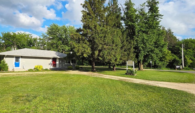 3-bedroom outdoor enthusiasts steps away from Backbone State Park.