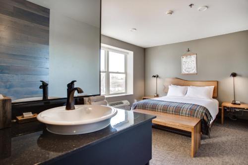 The Oxbow Hotel 